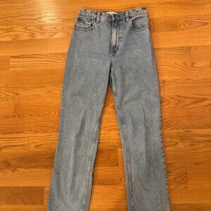 Abercrombie Ultra High Rise 90s Straight Jean in Medium Size 27